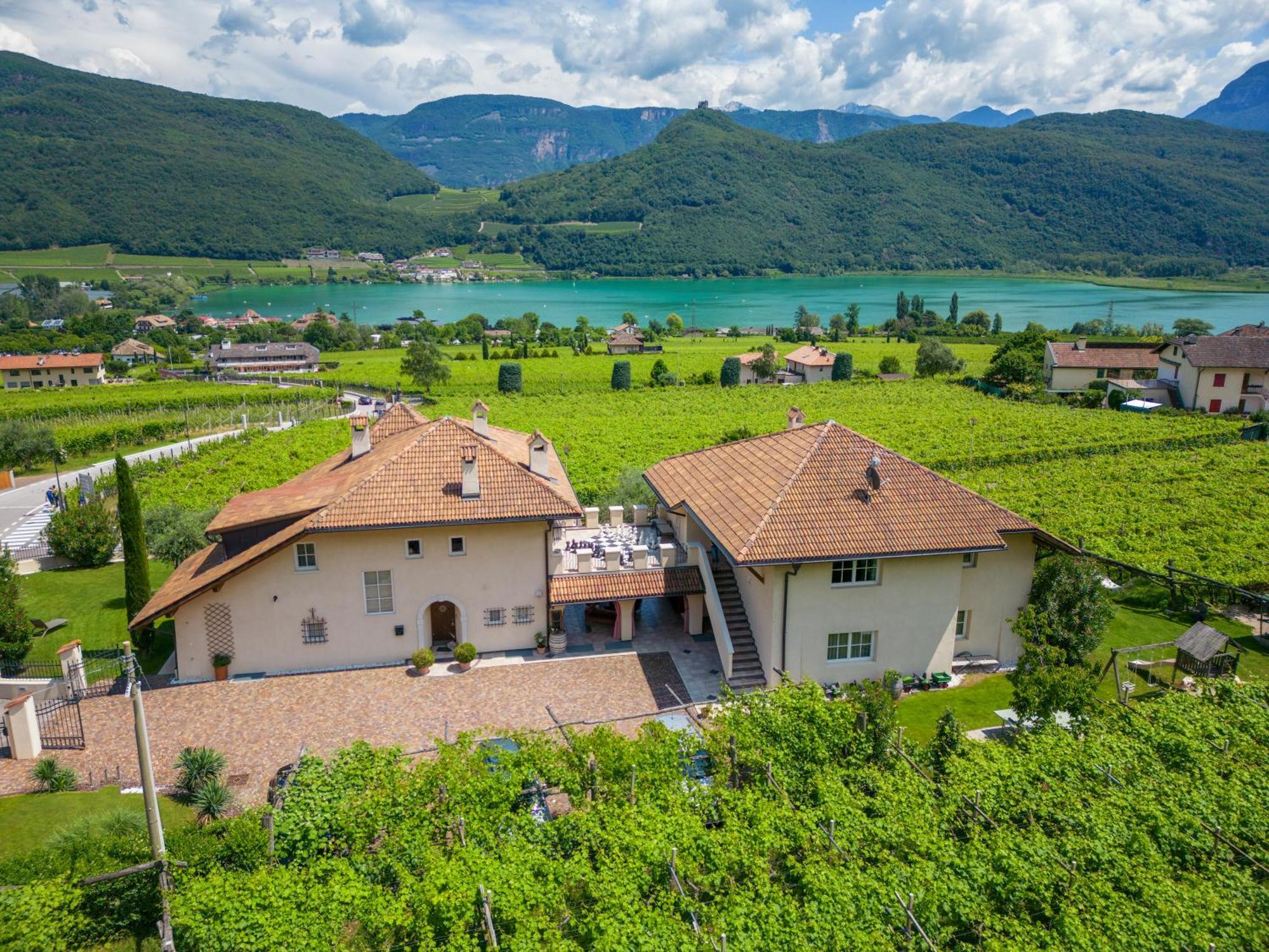 Leuchtenhof Caldaro Bagian luar foto