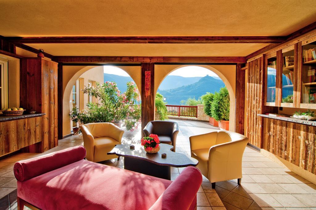 Leuchtenhof Caldaro Bagian luar foto