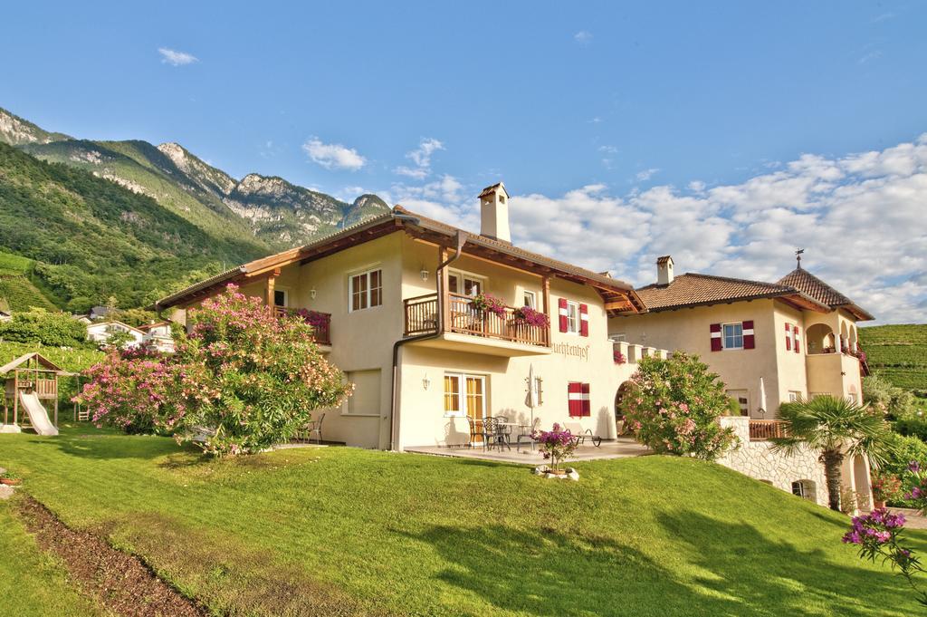 Leuchtenhof Caldaro Ruang foto