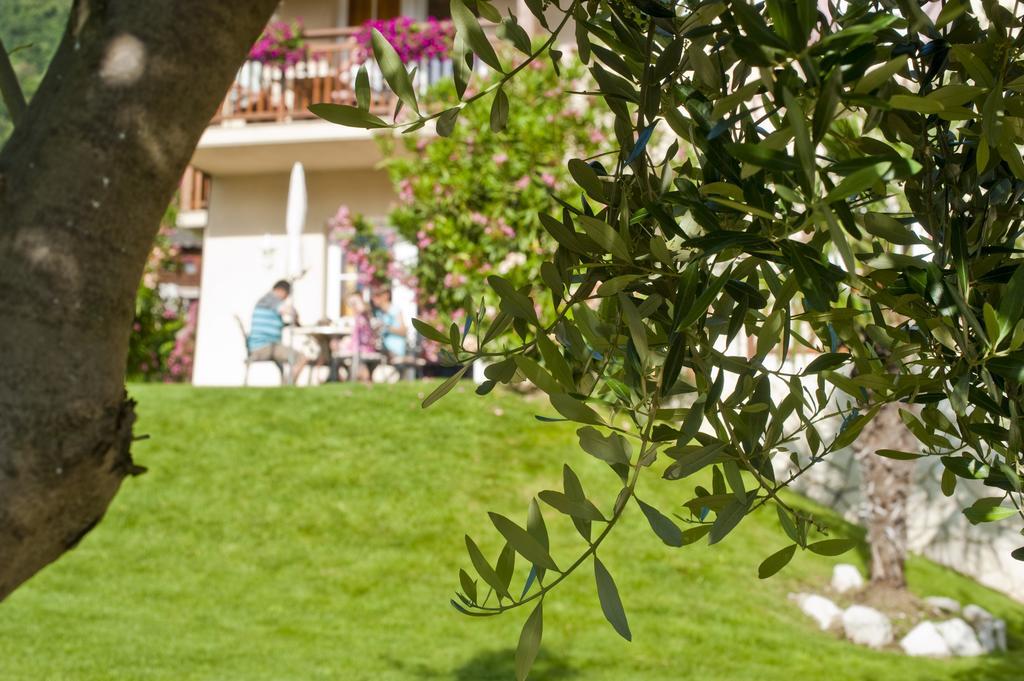 Leuchtenhof Caldaro Ruang foto